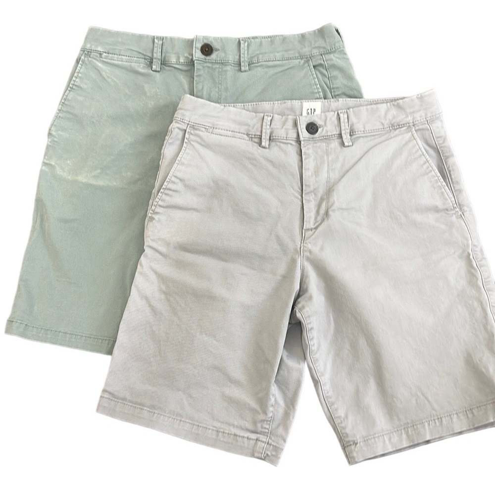 Gap Essential Khaki 10” Short